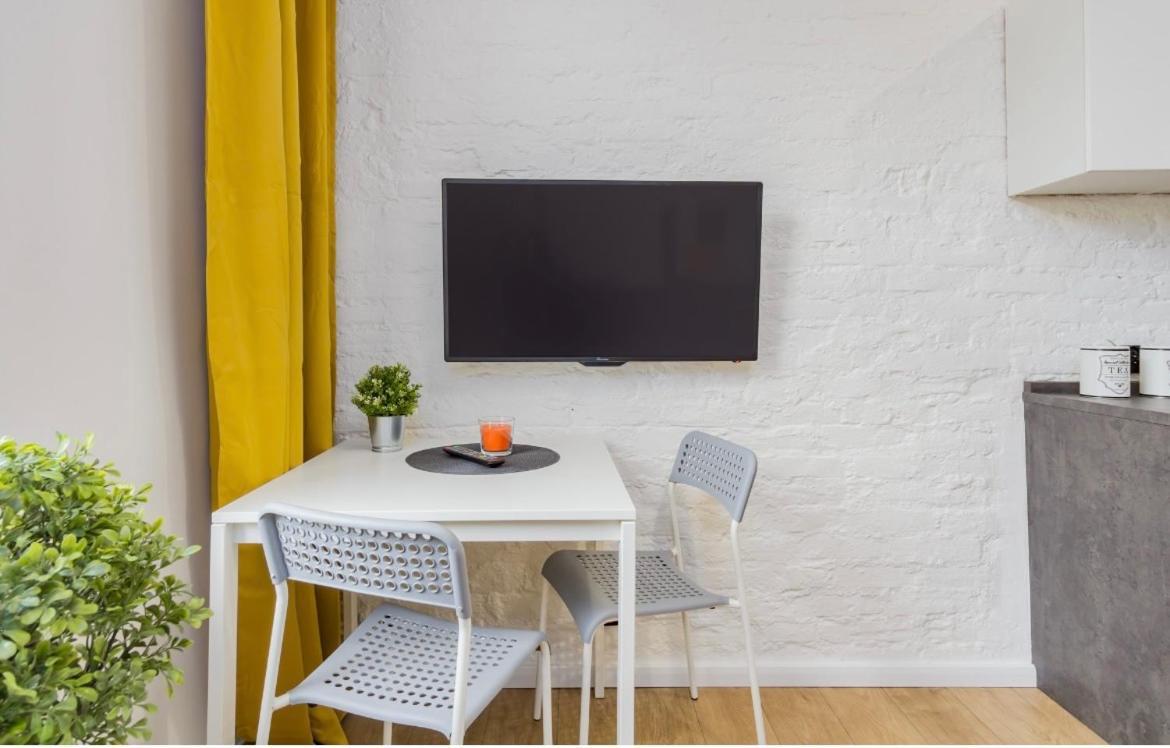Kawalerka W Srodmiesciu 24 Apartment Lodz  Luaran gambar